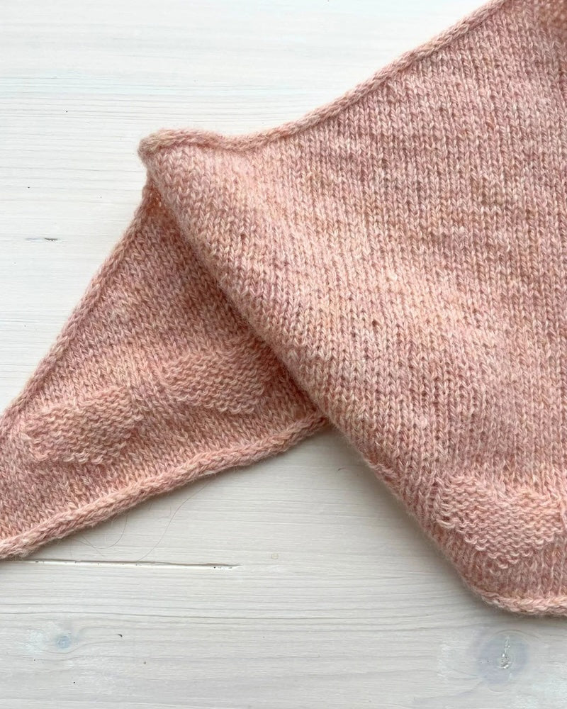 Lille Hjerte Shawl | zarte kleine Herzen aus Le Petit Lambswool von Biches & Bûches