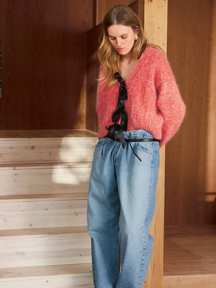 Cardigan écarlate | Ensemble à tricoter avec instructions imprimées 2409 DIY