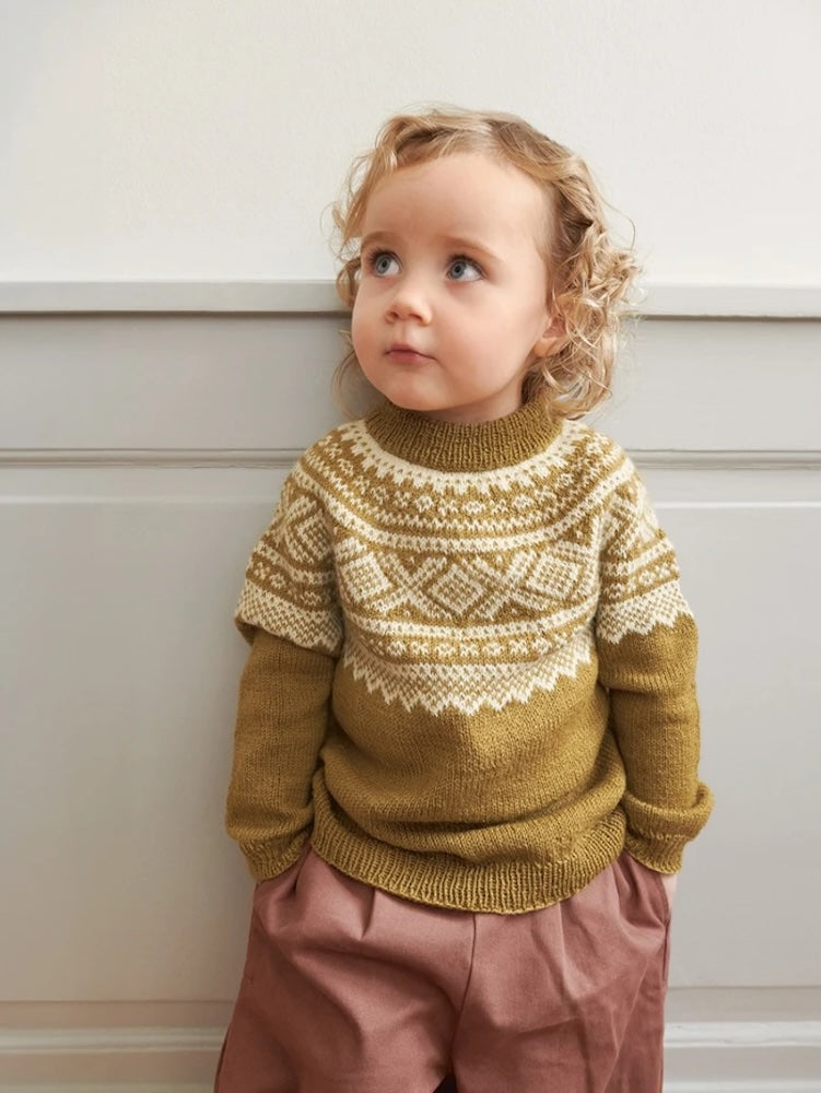 Marius Sweater Baby - zweifarbig | zartes Muster aus Sunday von Sandnes Garn