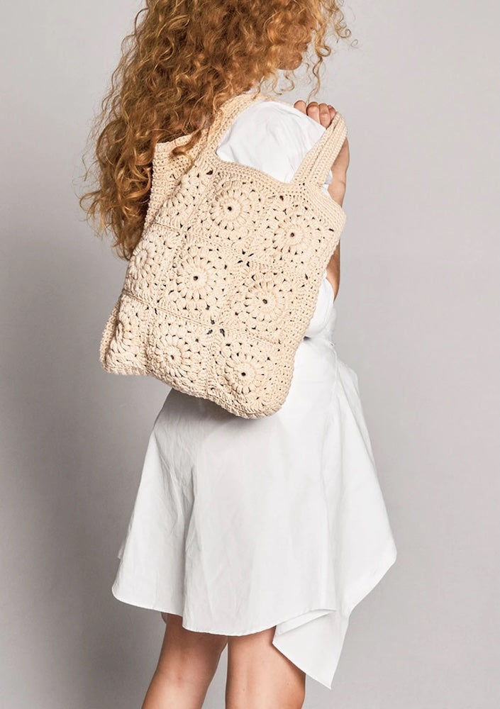 Buttercup Bag | Boho Tasche aus Mandarin Petit von Sandnes Garn