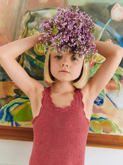 Roselyn Dress Kids | romantische Häkelrüschen aus Line von Sandnes Garn