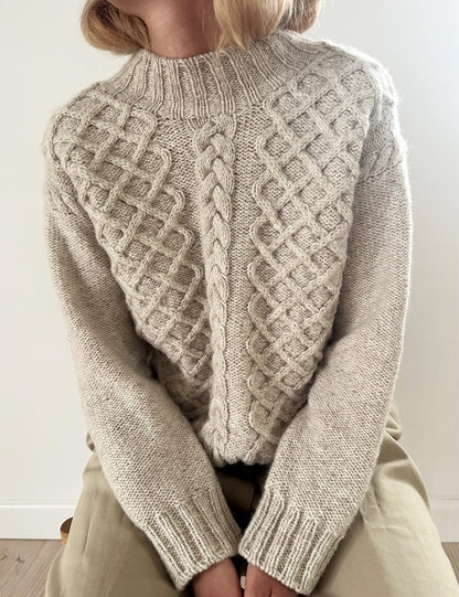 Asta Sweater | afslappet snoningsmønster strikket med én tråd Atlas fra Sandnes Garn