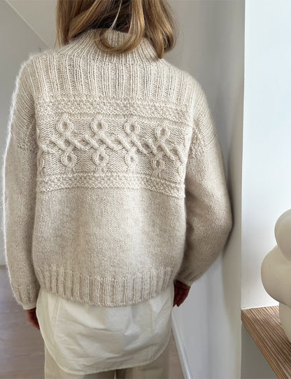 Edith džemperis | brīvi krītošs, mūžīgs pīņu raksts no “Le Petit Lambswool” un “Le Petit Silk & Mohair” dzijām, ko piedāvā Biches & Bûches
