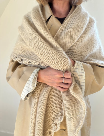 Ellie Shawl | liela trīsstūršalle no Alpakka Følgetråd un Tynn Silk Mohair dzijām no Sandnes Garn