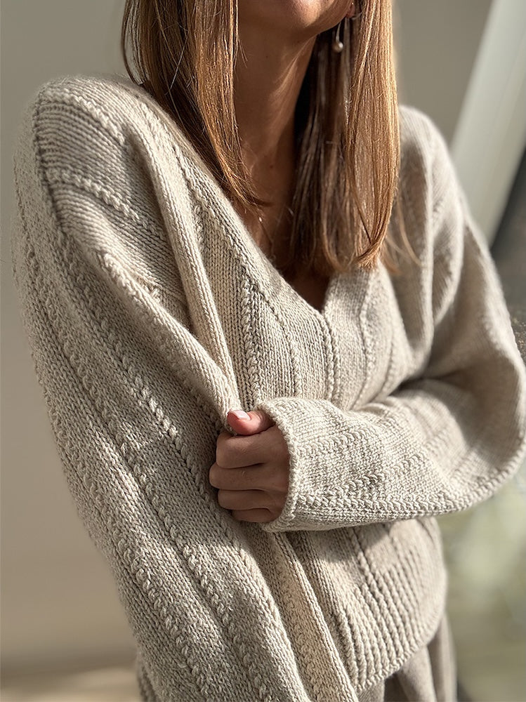 Flow Loop V-Neck | Casual textured stripe pattern from Yak by Lang Yarns