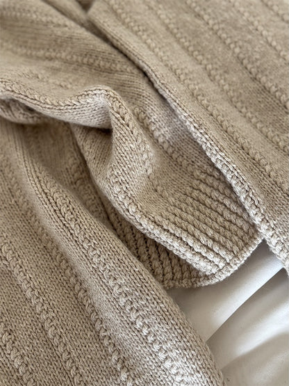 Flow Loop V-Neck | Casual textured stripe pattern from Yak by Lang Yarns