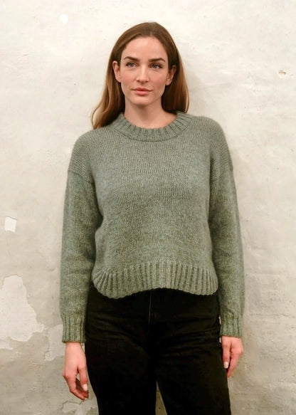 Astrid Sweater | Pull avec ourlet incurvé en mérinos et mohair de soie doux