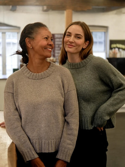 Astrid Sweater | Pull avec ourlet incurvé en mérinos et mohair de soie doux