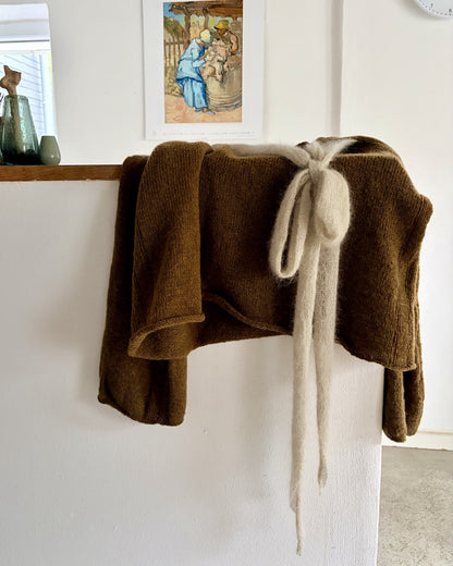 Džemperis ar banti | džemperis ar banti no Le Petit Lambswool un Le Petit Silk & Mohair dzijām, ko ražo Biches & Bûches