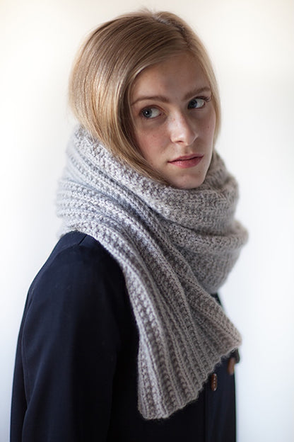 Brosten šalle | vienkāršs Woolfolk Far raksts