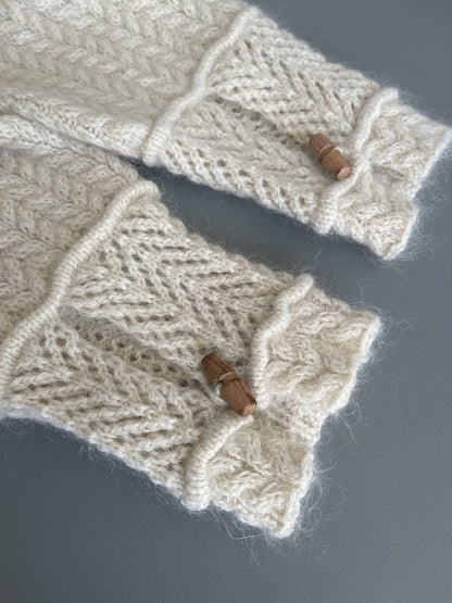 Sarang Sweater | boxy Zopfmuster aus Le Petit Lambswool und Le Petit Silk & Mohair von Biches & Bûches