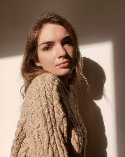 Ann-Kathrin Stoll Cozy Cable Sweater mit Ecopuno und Setasuri von Lana Grossa 6