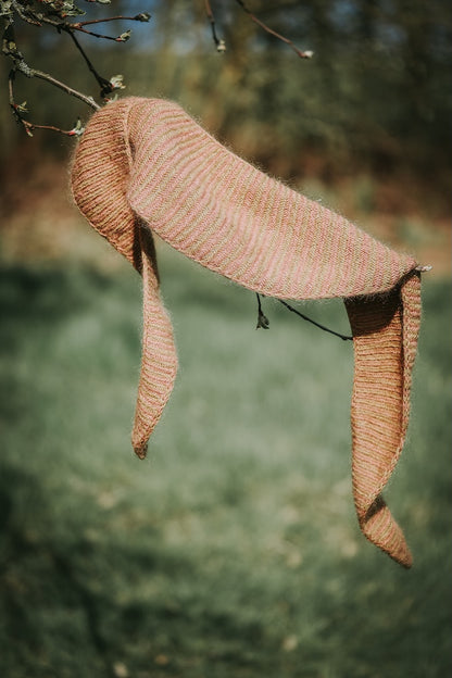Apple Blossom Scarf | fines rayures de Sunday et Tynn Silk Mohair de Sandnes Garn