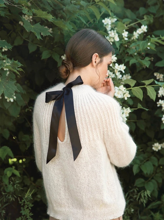 Big Bow Sweater | pull d'une délicatesse séduisante en Tynn Silk Mohair de Sandnes Garn