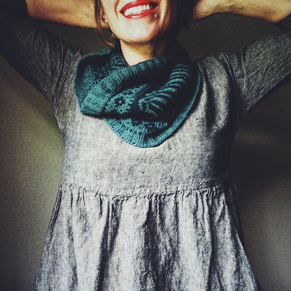 Col Glacier Park | magnifiques motifs colorés en laine Tynd de Woolfolk