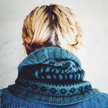 Col Glacier Park | magnifiques motifs colorés en laine Tynd de Woolfolk