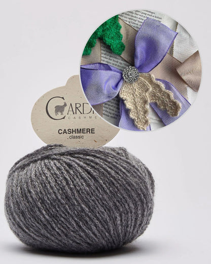 Holly Bow | festive bow with free pattern from Classic Cashmere by Cardiff