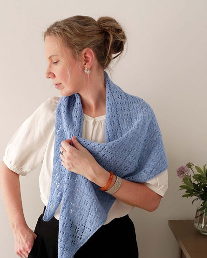 Meadowbright | romantisks ažūra raksts no Le Petit Lambswool dzijas, Biches & Bûches