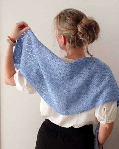 Meadowbright | romantisks ažūra raksts no Le Petit Lambswool dzijas, Biches & Bûches