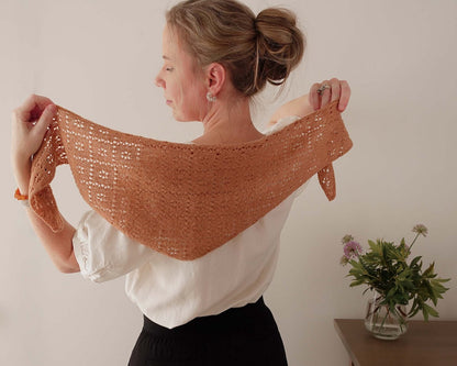 Meadowbright | romantisks ažūra raksts no Le Petit Lambswool dzijas, Biches & Bûches