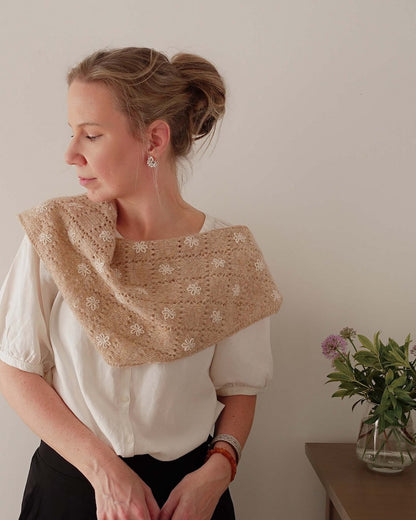 Meadowbright | romantisks ažūra raksts no Le Petit Lambswool dzijas, Biches & Bûches