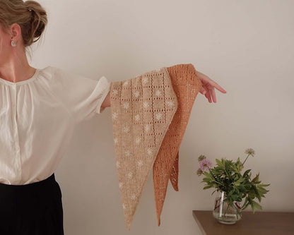 Meadowbright | romantisks ažūra raksts no Le Petit Lambswool dzijas, Biches & Bûches