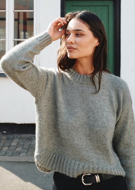 Astrid Sweater | sweater with curved cuff made from Merino and Soft Silk Mohair