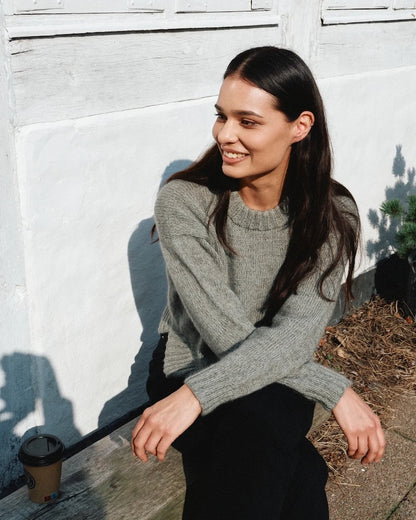 Astrid Sweater | Pull avec ourlet incurvé en mérinos et mohair de soie doux