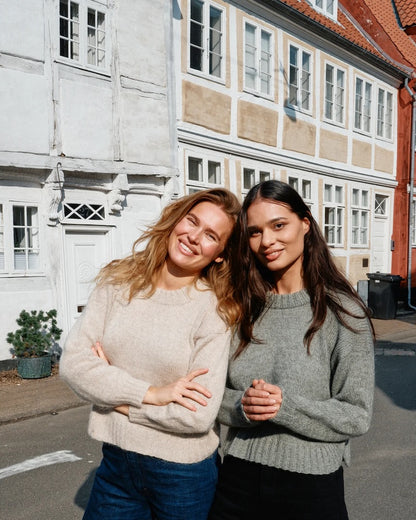 Astrid Sweater | Pull avec ourlet incurvé en mérinos et mohair de soie doux