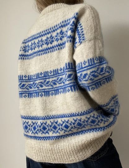 Porcelain Sweater | Porzellan-Muster aus Tynn Peer Gynt und Tynn Silk Mohair von Sandnes Garn