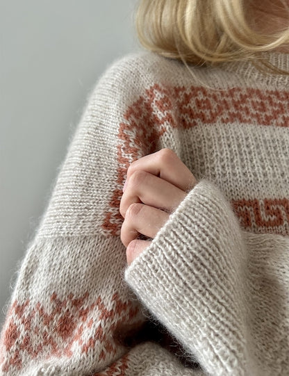 Terracotta Sweater | Keramik Muster aus Tynn Peer Gynt und Tynn Silk Mohair von Sandnes Garn