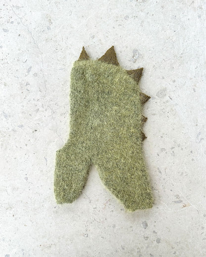 Beate Balaclava Mini | adorable cagoule dinosaure tricotée en Sunday et Tynn Silk Mohair de Sandnes Garn