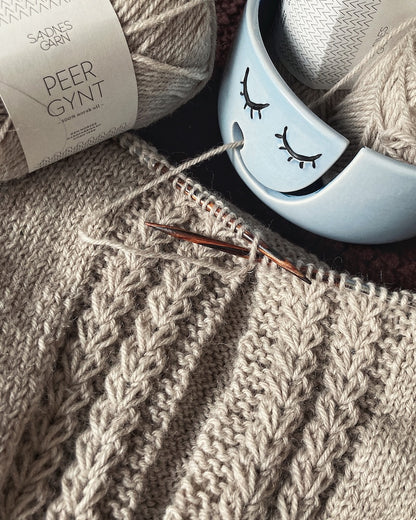The Sascha Cardigan | fine cable pattern from Peer Gynt by Sandnes Garn