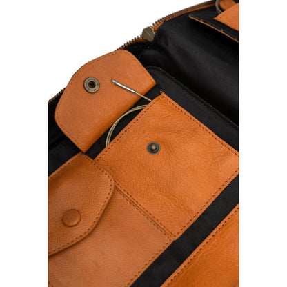 Janni Nadeletui | Spacious case for accessories and needles