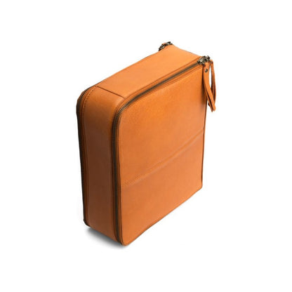 Janni Nadeletui | Spacious case for accessories and needles