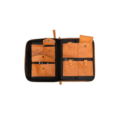 Janni Nadeletui | Spacious case for accessories and needles