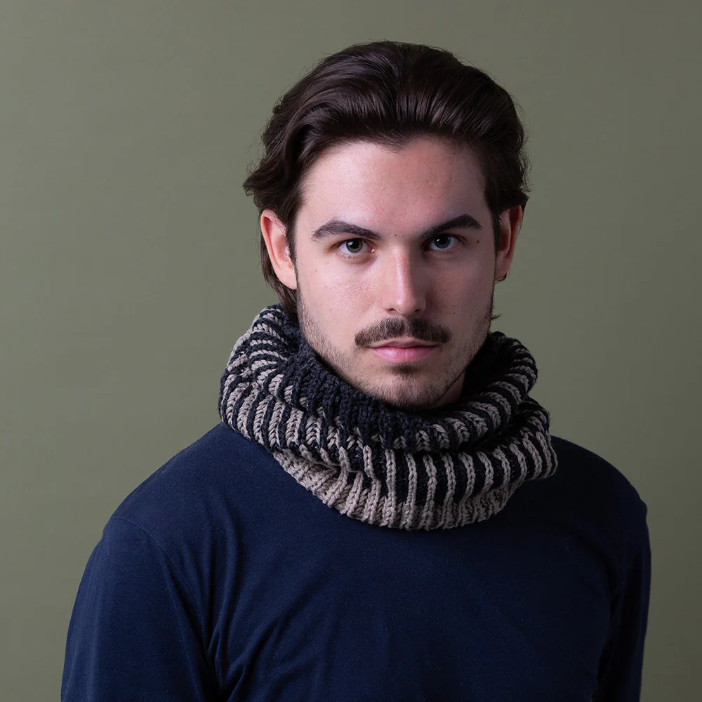 Cowl Desert Shade von Pascuali mit Gratisanleitung aus Camel DK 4