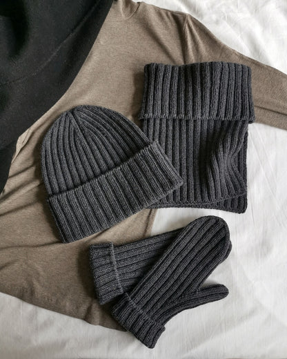 Paula-m Winter Essentials Set aus Mütze, Schalkragen und Handschuhen oder Stulpen mit Sunday von Sandnes Garn 4