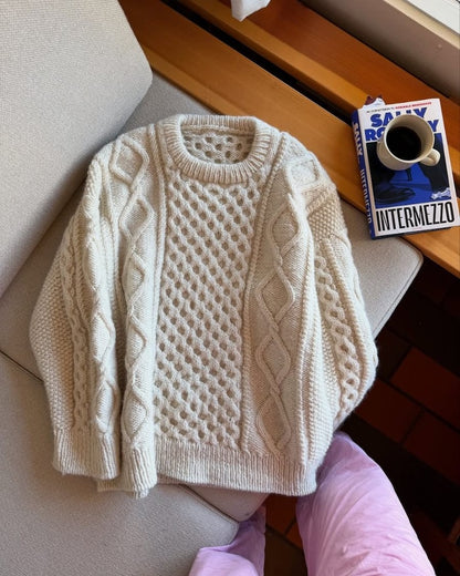 Dagmar Sweater | classic cable pattern from Peer Gynt and Alpakka Folgetrad