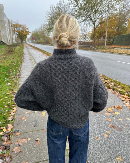 Dagmar Sweater | classic cable pattern from Peer Gynt and Alpakka Folgetrad