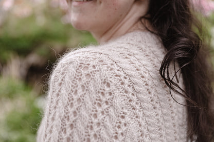 Cathy Cardigan | bezauberndes Lacemuster aus Merino und Soft Silk Mohair von Knitting for Olive