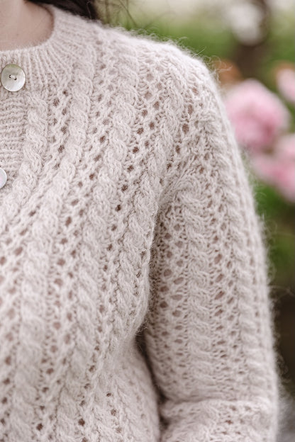 Cathy Cardigan | bezauberndes Lacemuster aus Merino und Soft Silk Mohair von Knitting for Olive