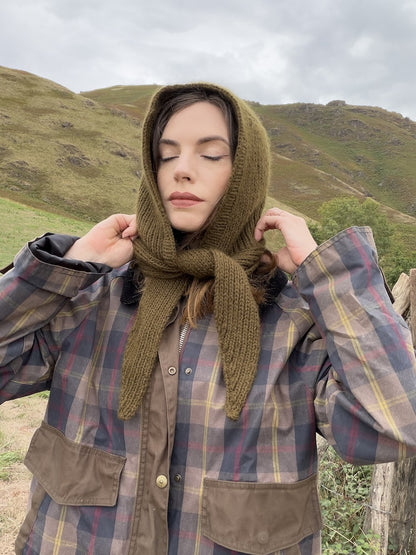 Briar Hood | romantischer Kapuzenschal aus Le Lambswool und Le Petit Silk & Mohair von Biches & Bûches