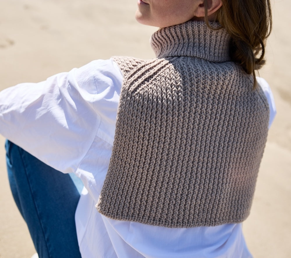 Rosy Green Wool Kalmte Schalkragen aus Big Merino Hug in Sand 4