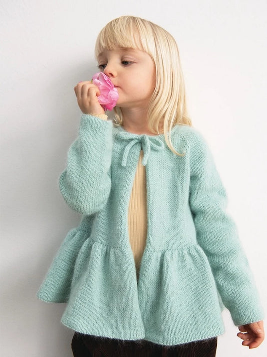 Vienna Cardigan Kids | verspieltes Jäckchen aus Sunday und Tynn Silk Mohair von Sandnes Garn