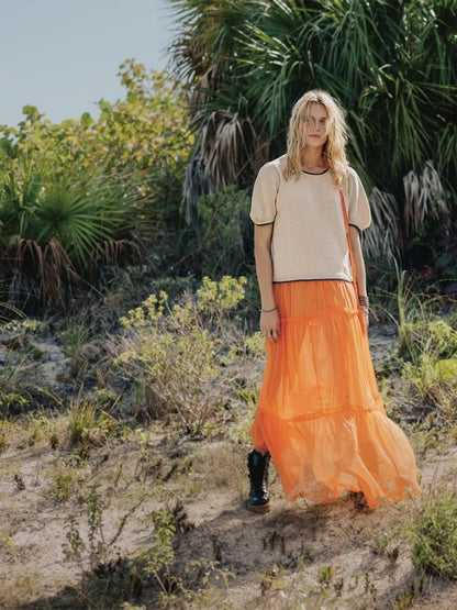 Molly Tee | mit zarten Kontrasträndern aus Mandarin Petit von Sandnes Garn