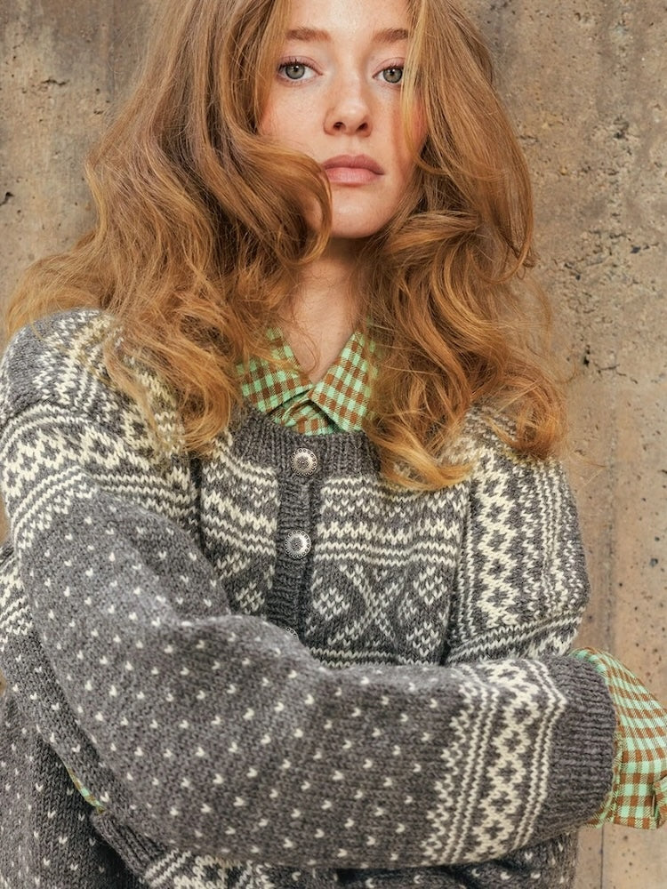 Cardigan Setesdal | motif classique en Peer Gynt de Sandnes Garn