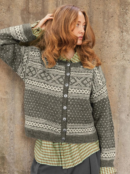 Cardigan Setesdal | motif classique en Peer Gynt de Sandnes Garn