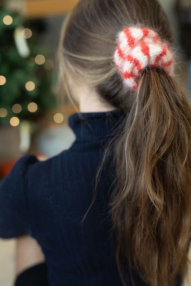 Sandnes Knit a Scrunchie Set mit Gratisanleitung aus Ballerina Chunky Mohair von Sandnes Garn 2