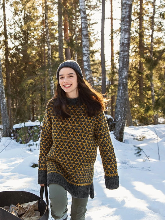 Mogen Sweater | graphic pattern made from Fritidsgarn by Sandnes Garn